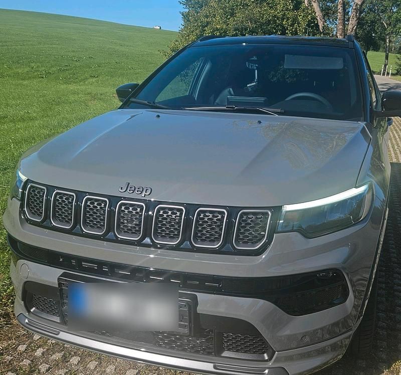 Occasion Jeep Compass Limited 150 ch (110 kW) 2022 Gris SUV