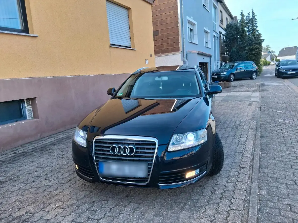 Gebraucht Audi A6 190 PS (139 kW) 2011 Blau Kombi