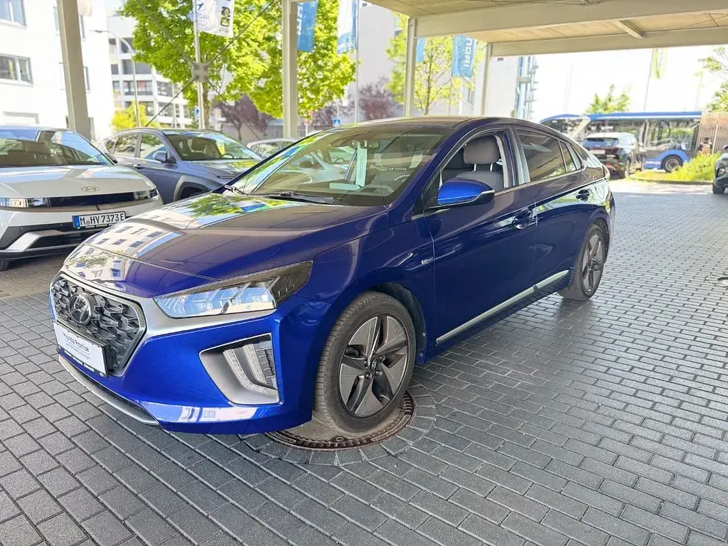Gebraucht Hyundai Ioniq Style 141 PS (103 kW) 2020 Intense blue / met Kleinwagen