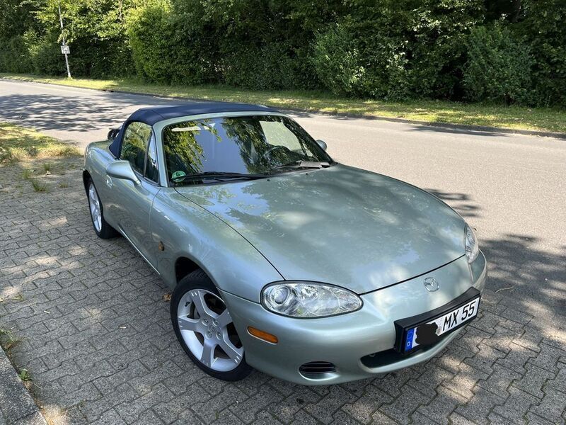 Grün Gebraucht 2004 Mazda MX5 Cabrio | 5.555 € (Fairer Preis) - Bild 1/4