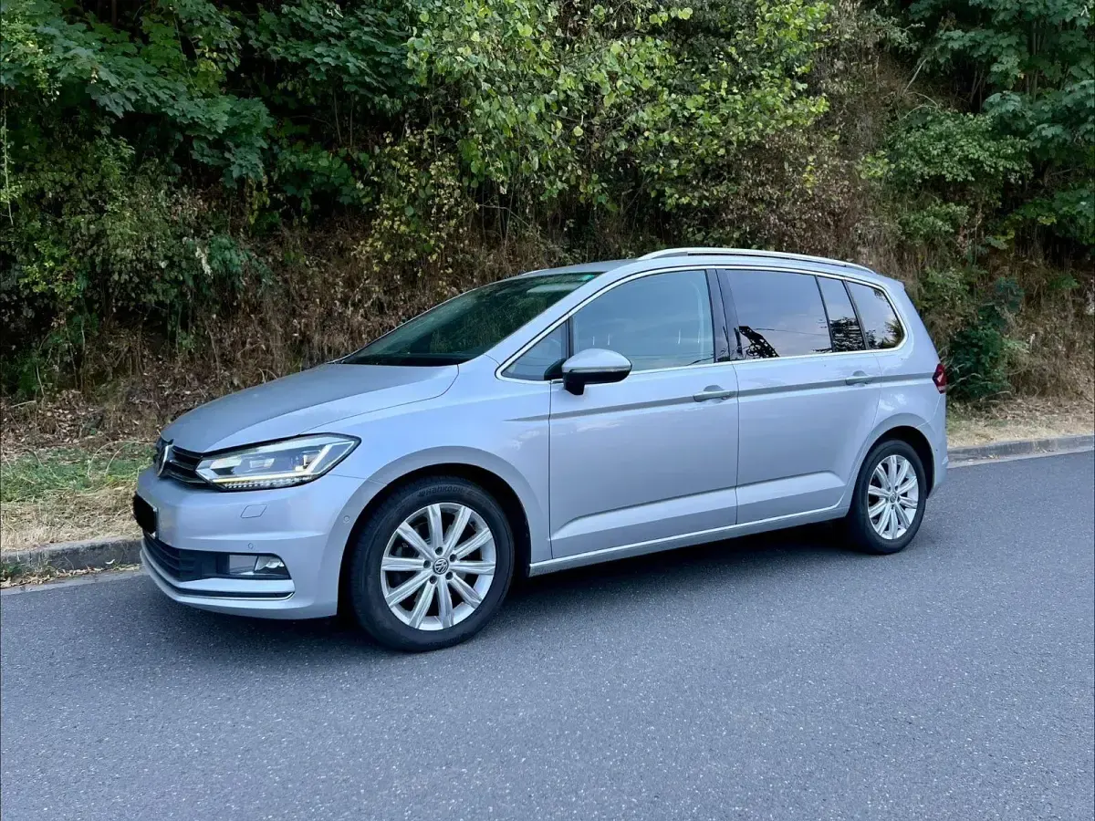 Gebraucht VW Touran Highline 150 PS (110 kW) 2016 Silber Van / Kleinbus