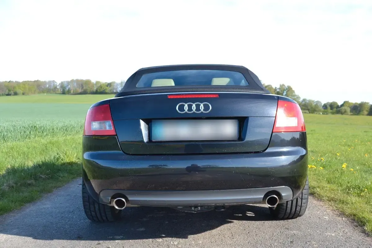 Second-hand Audi Cabriolet 220 CP (161 kW) 2004 Negru Cabrio