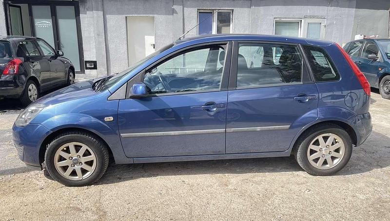 Gebraucht Ford Fiesta 80 PS (58 kW) 2008 Blau Kleinwagen
