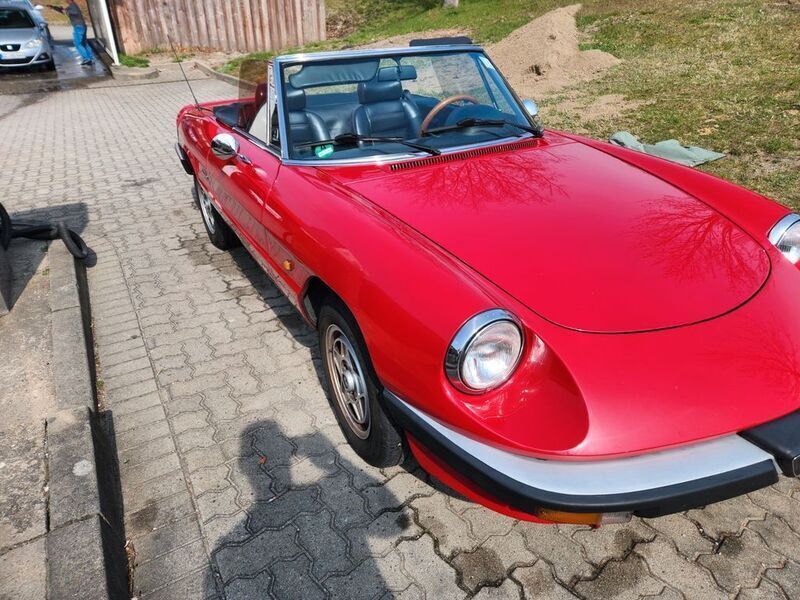 Rot Gebraucht 1989 Alfa Romeo Spider Cabrio | 12.900 € - Bild 1/4