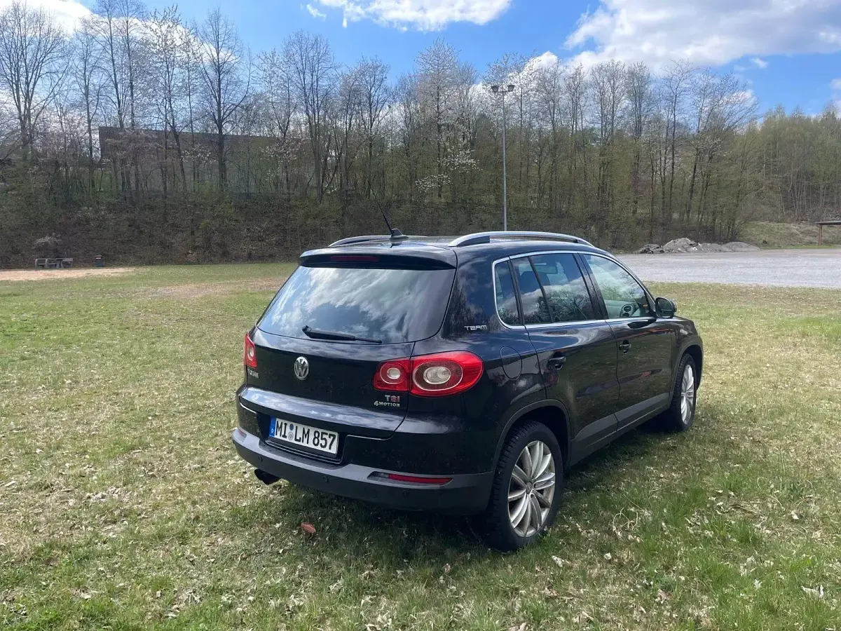 Gebraucht VW Tiguan Team 150 PS (110 kW) 2010 Schwarz SUV