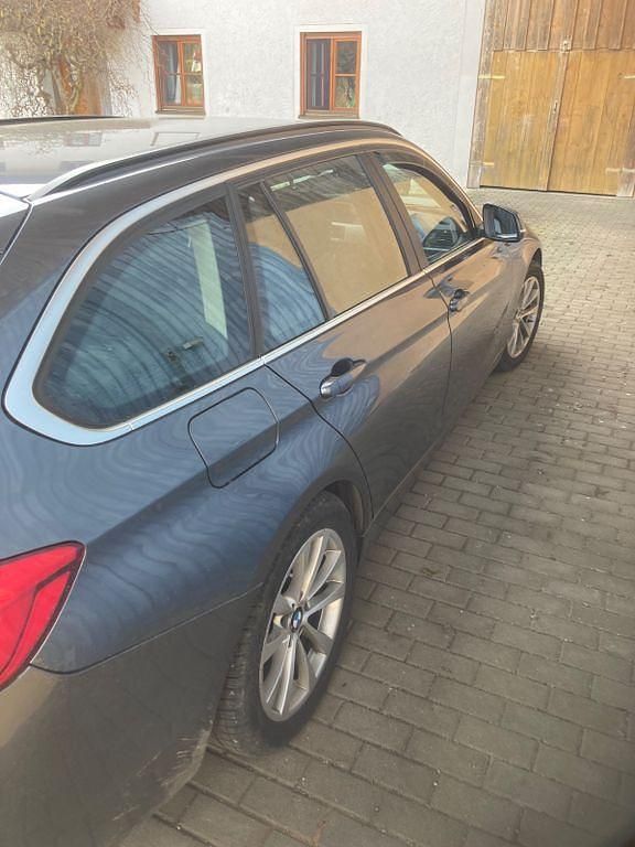Gebraucht BMW 330 Advantage 252 PS (185 kW) 2015 Grau Kombi
