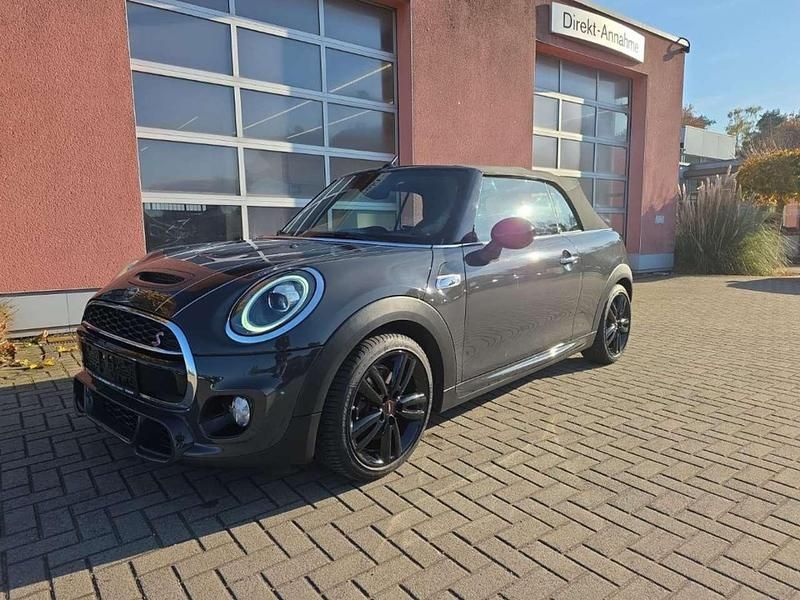 Grau Gebraucht 2018 Mini John Cooper Works Cabriolet Cabrio | 22.980 € (Teuer) - Bild 1/4