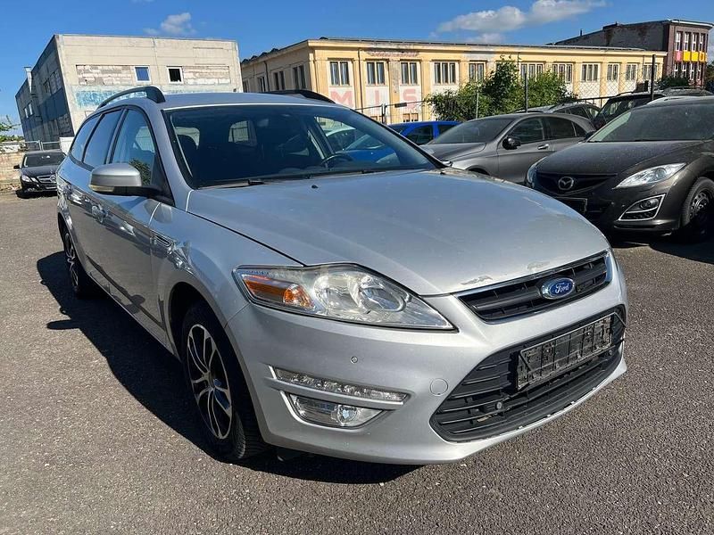 Gebraucht Ford Mondeo Trend 120 PS (88 kW) 2011 Polarsilber metallic Kombi