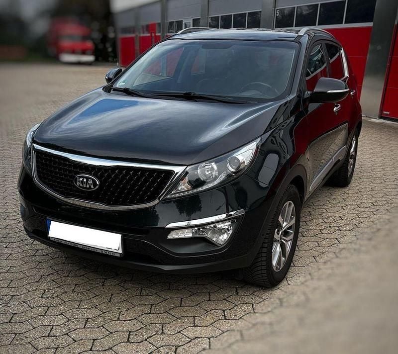 Schwarz Gebraucht 2016 Kia Sportage Spirit SUV | 11.200 € (Guter Preis) - Bild 1/4