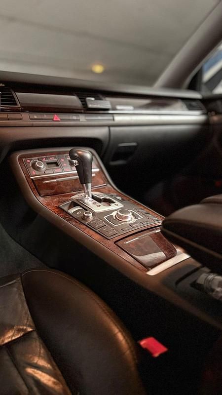 Gebraucht Audi A8 335 PS (246 kW) 2003 Silber Limousine