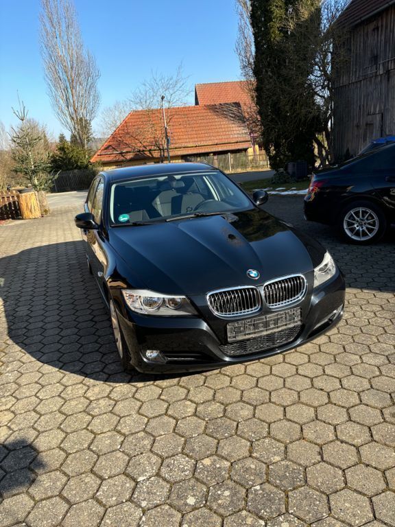 Schwarz Gebraucht 2009 BMW 320 Limousine | 5.500 € (Guter Preis) - Bild 1/4