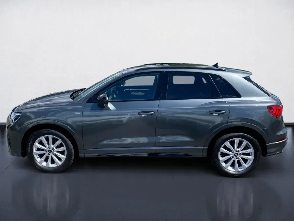 Second-hand Audi Q3 S-Line 150 CP (110 kW) 2025 Gri SUV