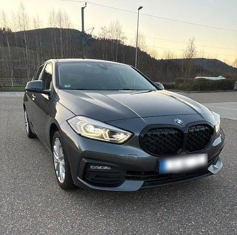 Gebraucht BMW 118 Advantage 150 PS (110 kW) 2019 Grau Kleinwagen