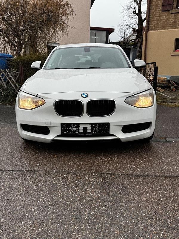 Gebraucht BMW 116 Advantage 116 PS (85 kW) 2013 Weiß Kleinwagen