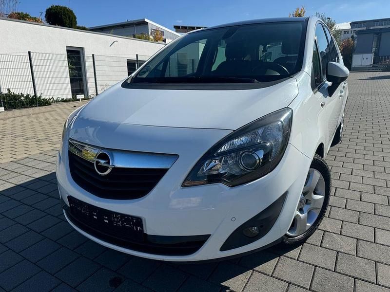 Weiß Gebraucht 2012 Opel Meriva Color Edition Van / Kleinbus | 3.480 € (Guter Preis) - Bild 1/4