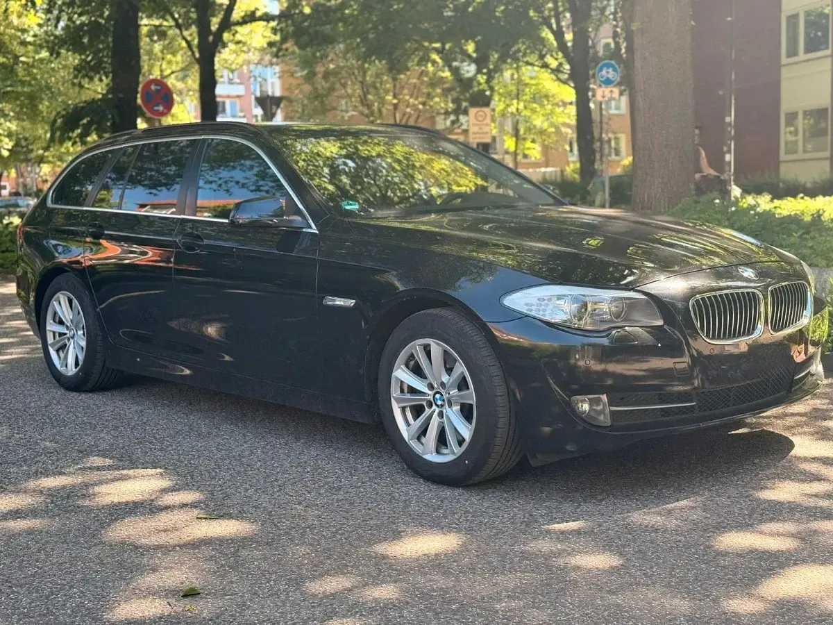Gebraucht BMW 520 190 PS (139 kW) 2013 Schwarz Kombi