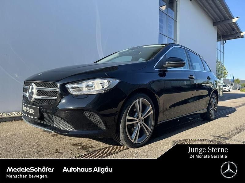 Schwarz Gebraucht 2022 Mercedes B250e Progressive Van / Kleinbus | 21.830 € (Superpreis) - Bild 1/4