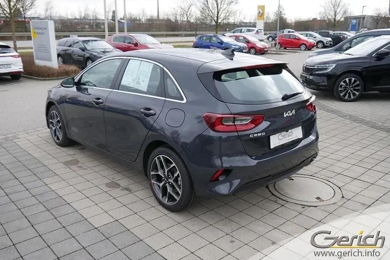 Gebraucht Kia Ceed Spirit 159 PS (116 kW) 2023 Pentametal metallic Kleinwagen
