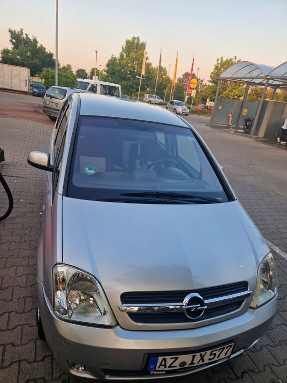 Silber Gebraucht 2005 Opel Meriva Cosmo Van / Kleinbus | 3.500 € (Fairer Preis) - Bild 1/4