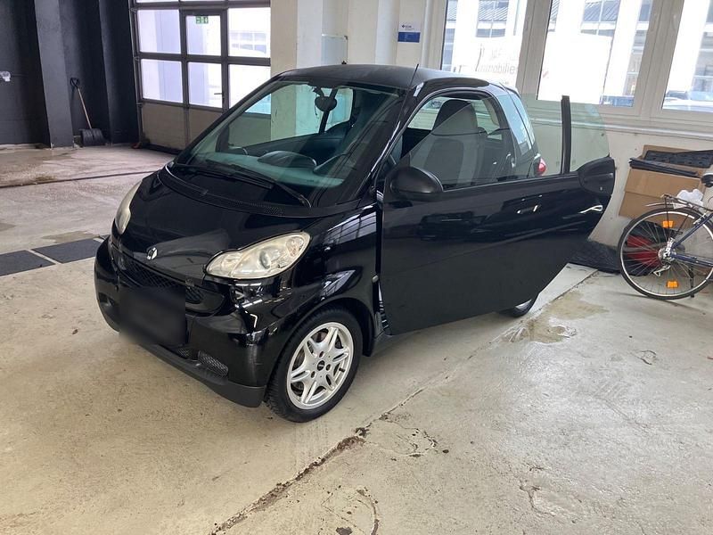 Grau Gebraucht 2010 Smart ForTwo Coupé Coupé | 2.999 € (Guter Preis) - Bild 1/4
