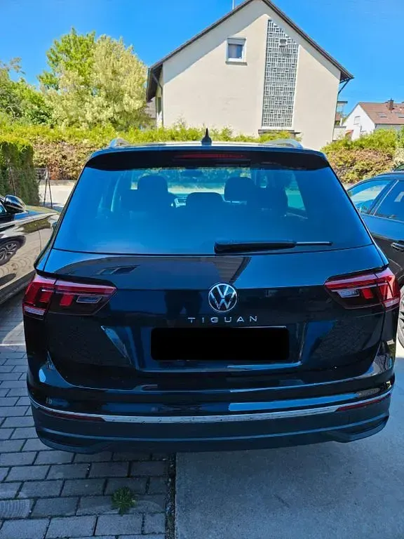 Gebraucht VW Tiguan Active 150 PS (110 kW) 2021 Schwarz SUV