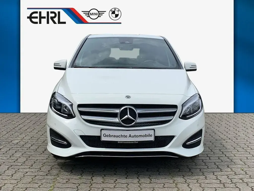Gebraucht Mercedes B180 Style 122 PS (89 kW) 2017 Weiß Van / Kleinbus