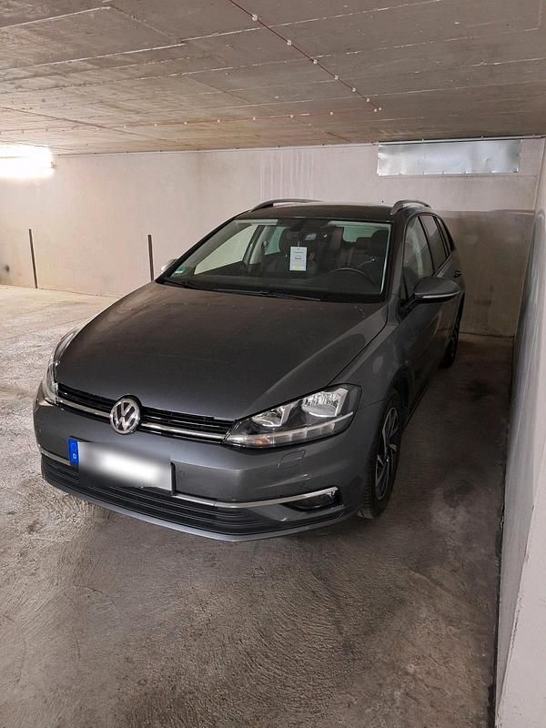 Grau Gebraucht 2018 VW Golf VII Kombi | 17.900 € (Etwas zu teuer) - Bild 1/4