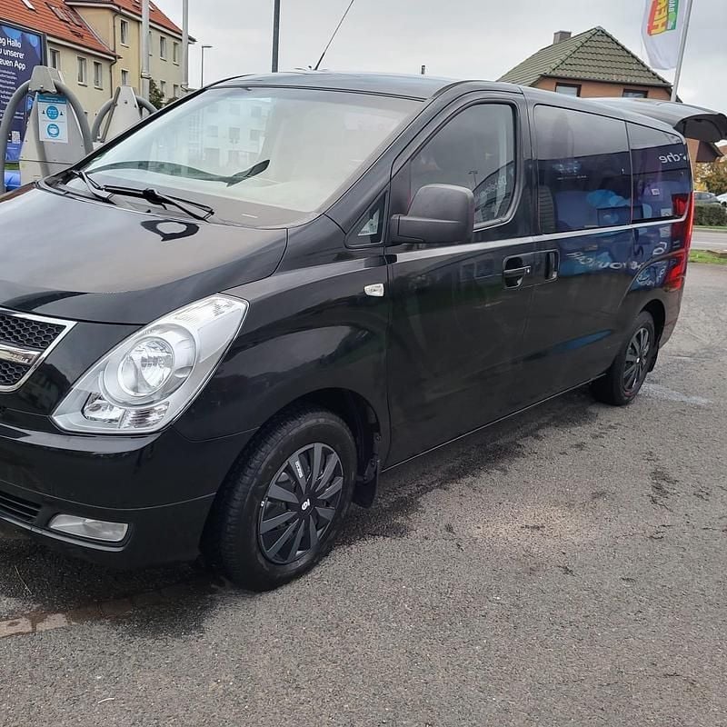 Gebraucht Hyundai H-1 170 PS (125 kW) 2009 Schwarz Van / Kleinbus