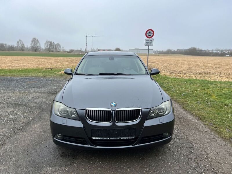 Grau Gebraucht 2006 BMW 325 Advantage Kombi | 3.900 € (Superpreis) - Bild 1/4