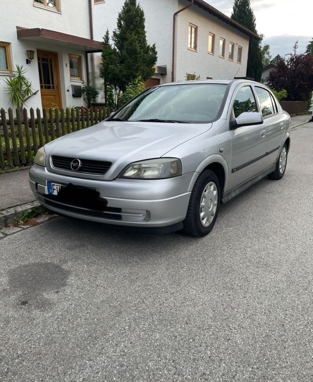 Grau Gebraucht 2002 Opel Astra Limousine | 850 € (Superpreis) - Bild 1/4
