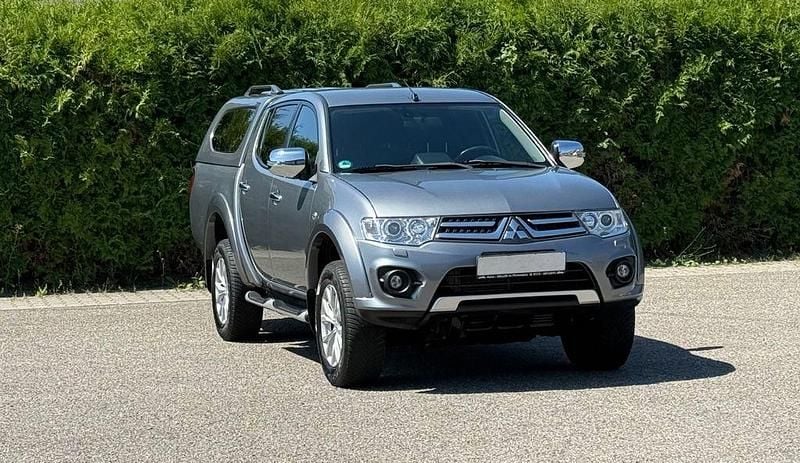 Grau Gebraucht 2015 Mitsubishi L200 Diamant Edition Abholung | 14.999 € (Fairer Preis) - Bild 1/4