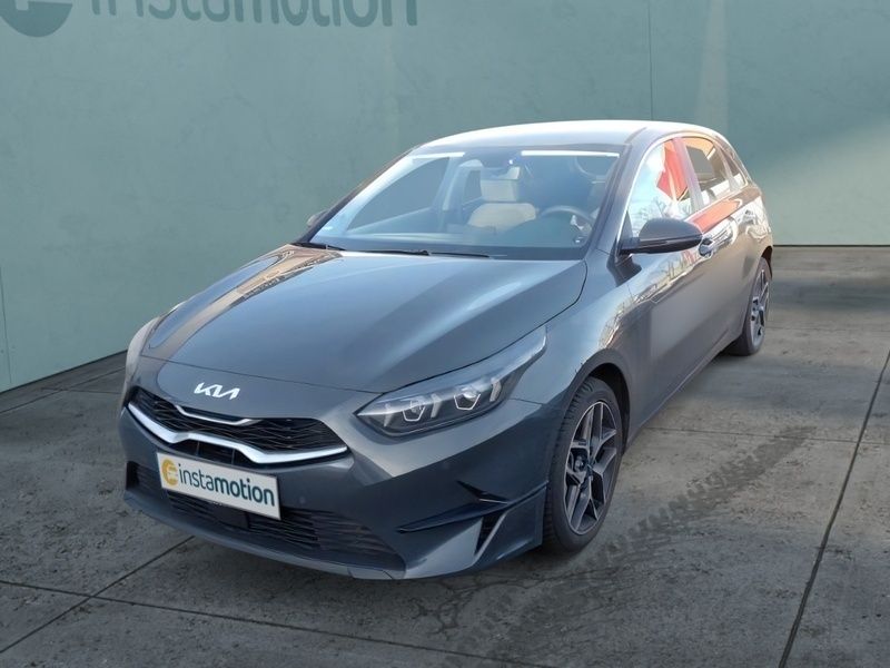 Grau Gebraucht 2024 Kia Ceed Spirit Limousine | 27.038 € (Fairer Preis) - Bild 1/4