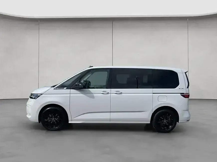 Second-hand VW Multivan Goal 150 CP (110 kW) 2026 Alb Monovolum