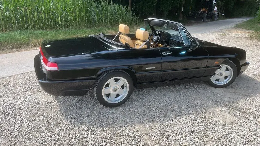 Gebraucht Alfa Romeo Spider 120 PS (88 kW) 1991 Schwarz Cabrio