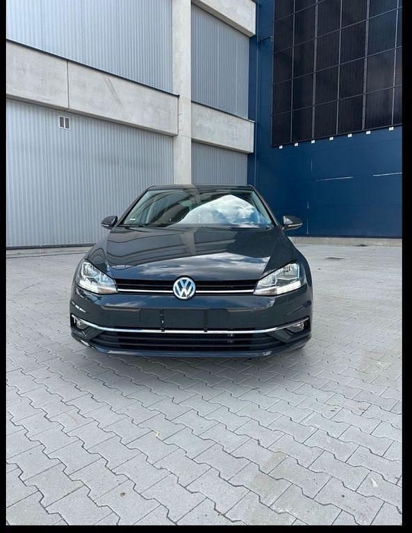 Grau Gebraucht 2017 VW Golf Comfortline Limousine | 12.999 € (Fairer Preis) - Bild 1/4