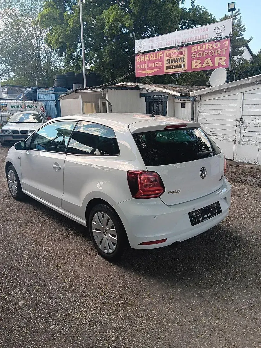 Gebraucht VW Polo LOUNGE 90 PS (66 kW) 2015 Weiß Limousine