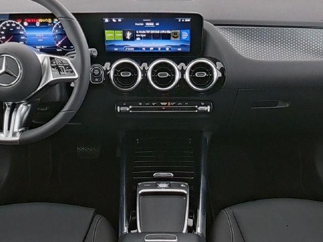 Gebraucht Mercedes B200 163 PS (119 kW) 2024 Kleinwagen
