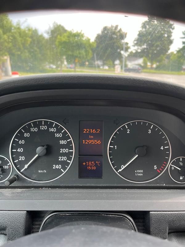 Grau Gebraucht 2010 Mercedes A180 Kleinwagen | 4.100 € (Guter Preis) - Bild 1/4