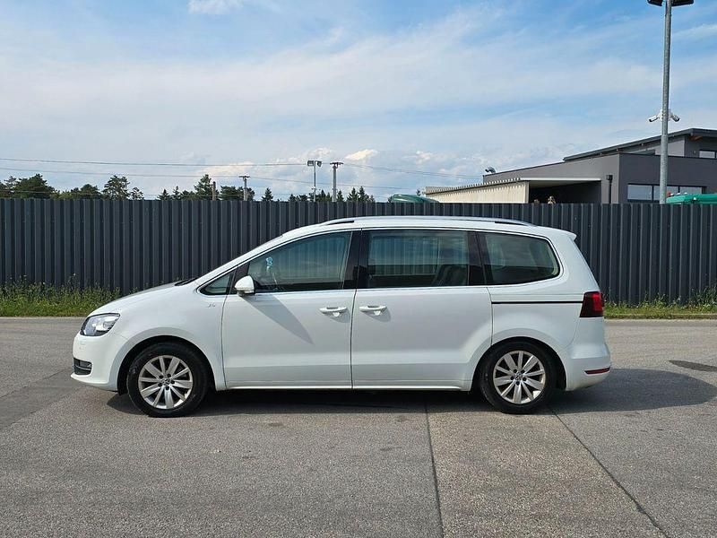 Gebraucht VW Sharan Business+ 150 PS (110 kW) 2019 Weiß Van / Kleinbus