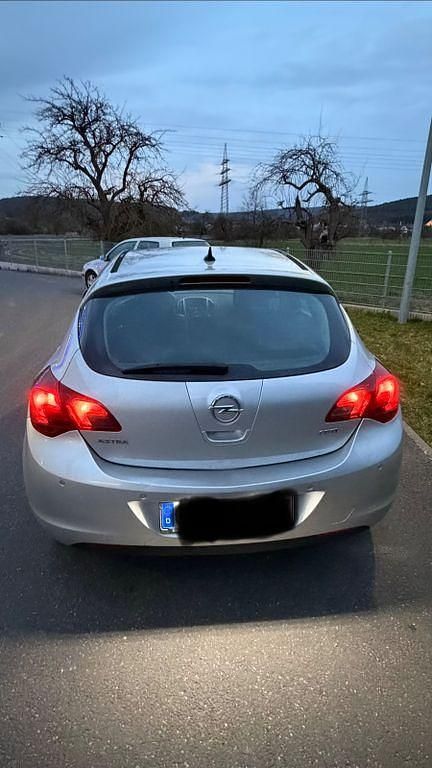 Gebraucht Opel Astra Edition 110 PS (80 kW) 2012 Limousine