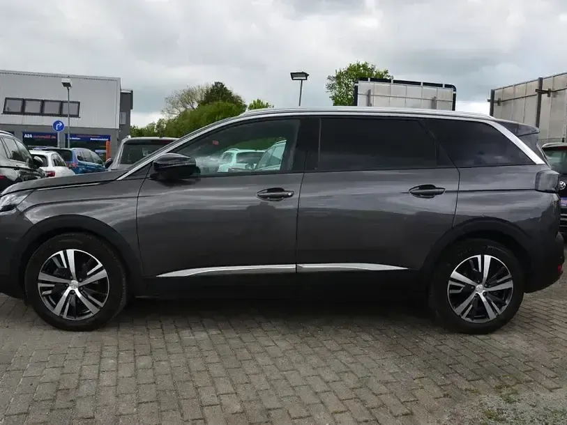 Gebraucht Peugeot 5008 Allure 131 PS (96 kW) 2024 Grau SUV