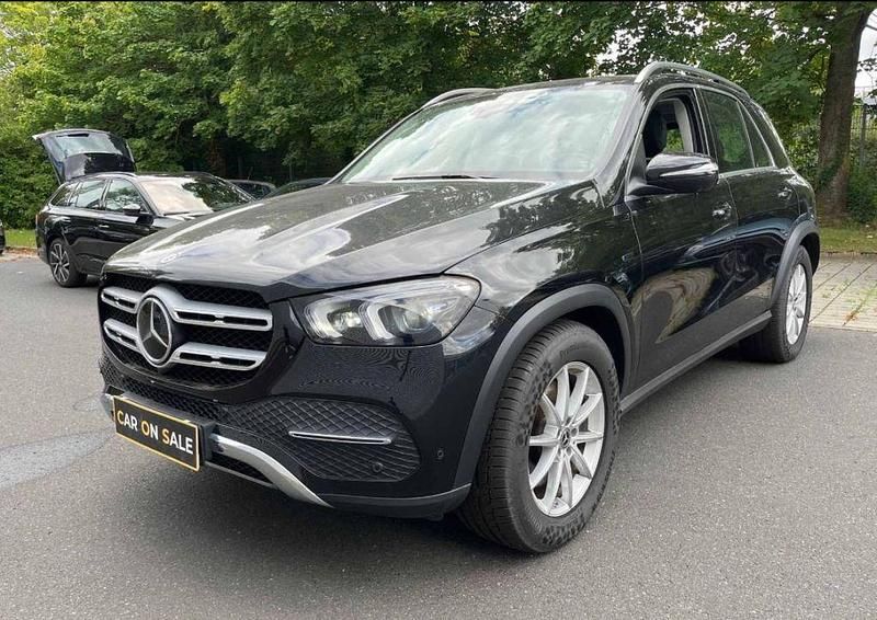 Obsidian black metallic pain Gebraucht 2021 Mercedes GLE350 SUV | 49.860 € - Bild 1/4