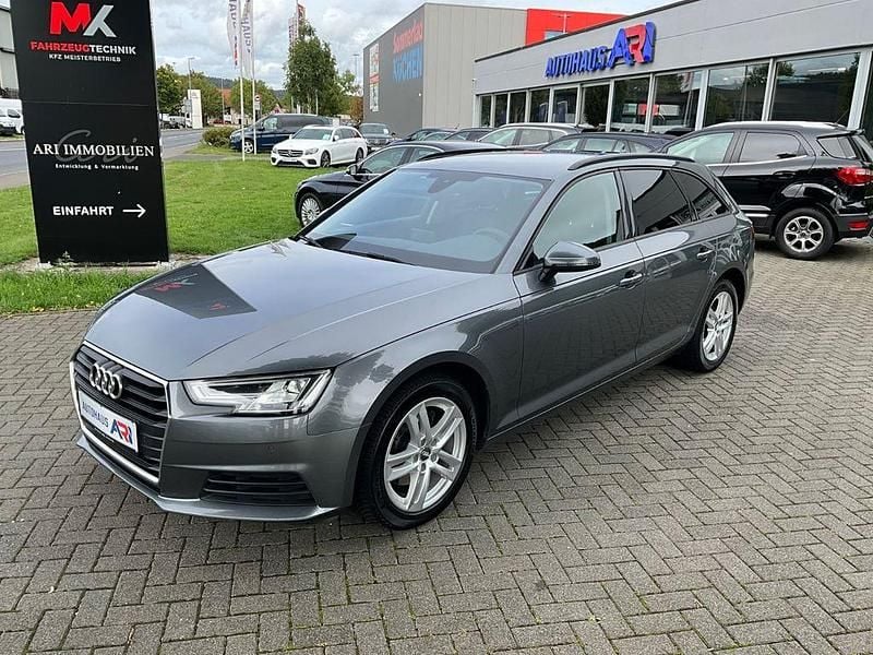 Grau Gebraucht 2018 Audi A4 Basis Kombi | 11.900 € (Superpreis) - Bild 1/4