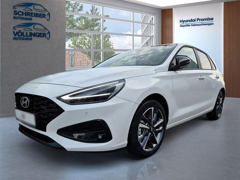 Weiß Neu 2025 Hyundai i30 Advantage Limousine | 24.990 € (Fairer Preis) - Bild 1/4
