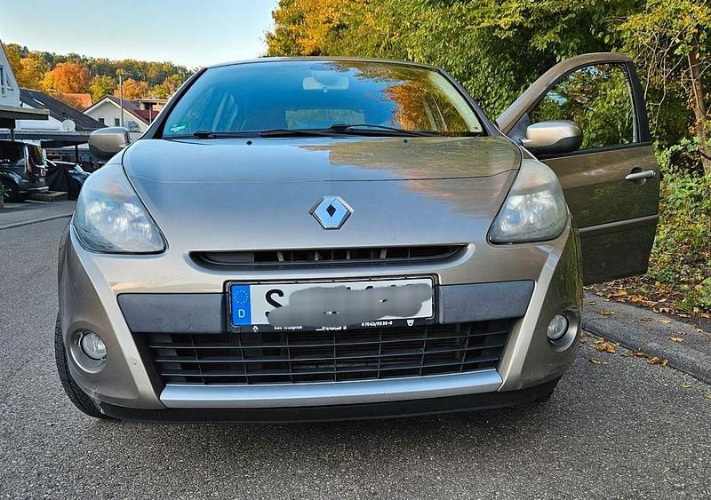 Beige Gebraucht 2011 Renault Clio II Expression Kleinwagen | 3.000 € (Fairer Preis) - Bild 1/4