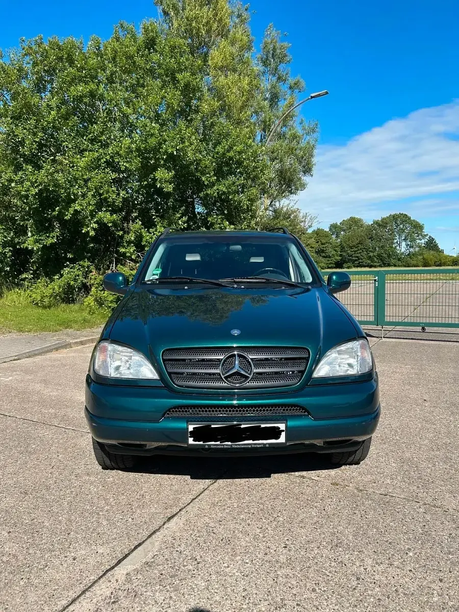 Gebraucht Mercedes ML430 272 PS (200 kW) 1999 Grün SUV
