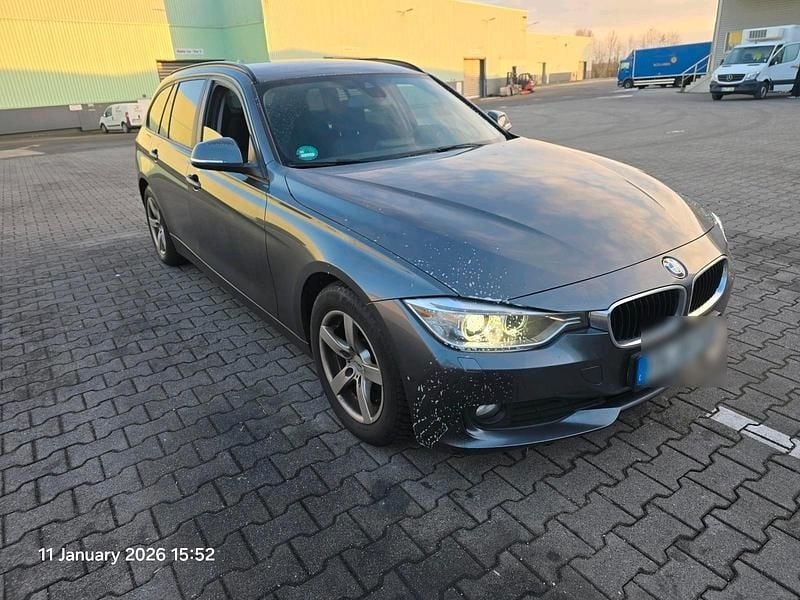 Grau Gebraucht 2013 BMW 318 Kombi | 7.150 € (Guter Preis) - Bild 1/4