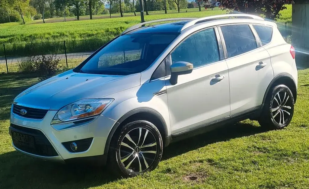 Gebraucht Ford Kuga Titanium 140 PS (102 kW) 2011 Silber SUV