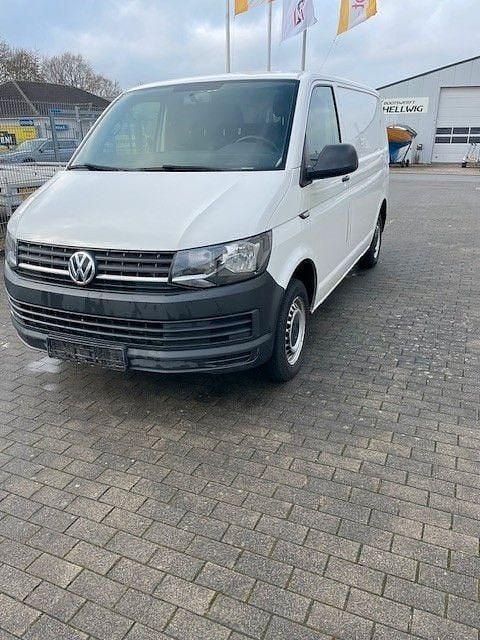 Weiß Gebraucht 2016 VW T6 Van | 12.900 € - Bild 1/4