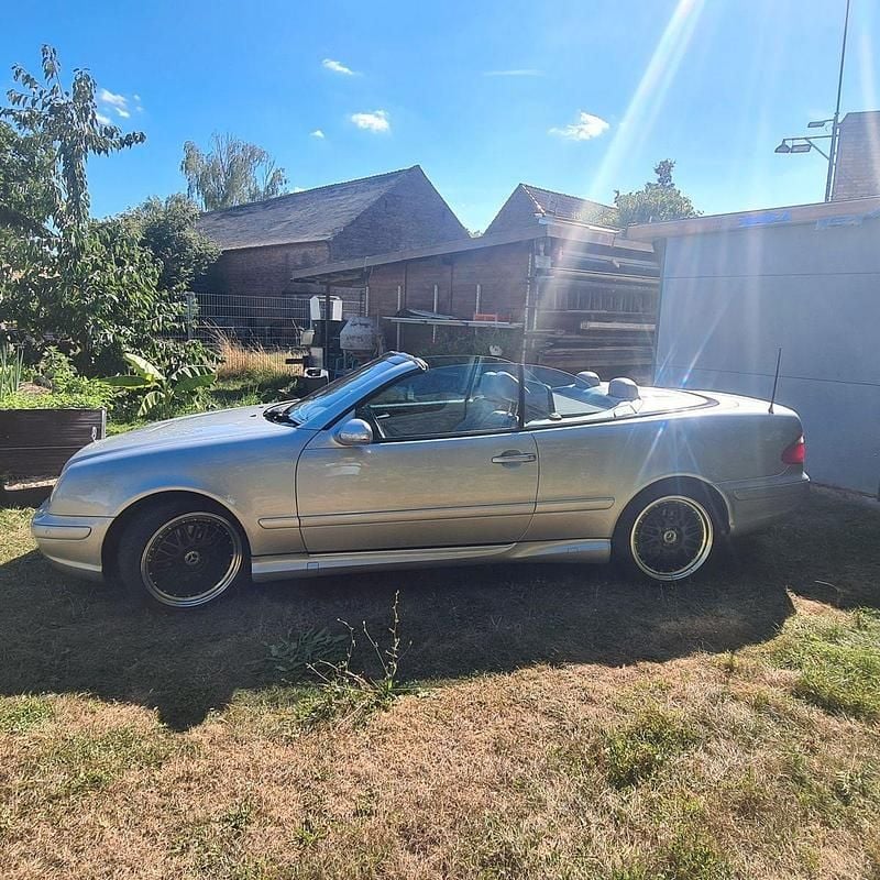 Silber Gebraucht 1999 Mercedes CLK230 Elegance Cabrio | 7.500 € (Fairer Preis) - Bild 1/4